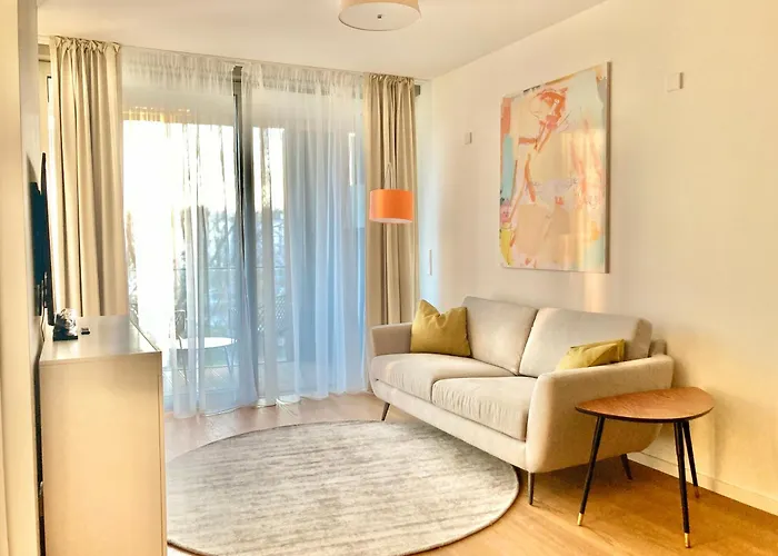 Daire Vienna's Exclusive Vip Hide Away! *