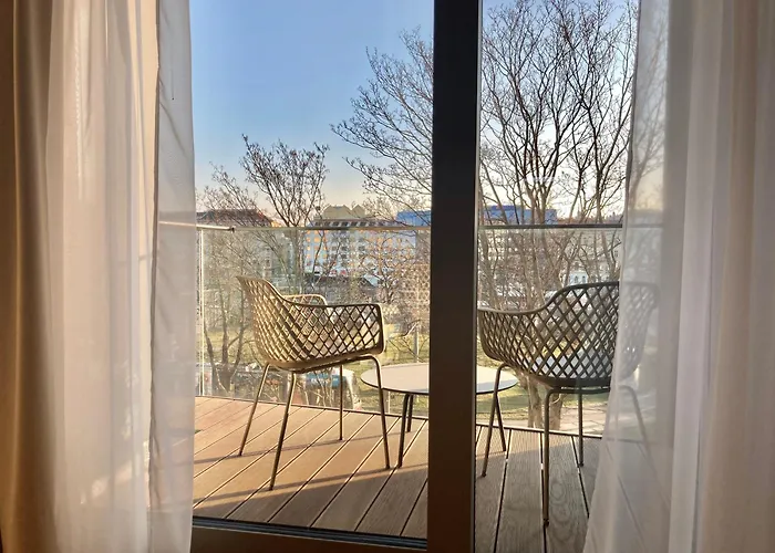Vienna's Exclusive Vip Hide Away! *