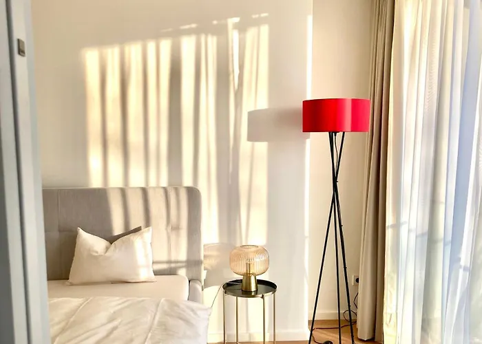 Daire Vienna's Exclusive Vip Hide Away! *