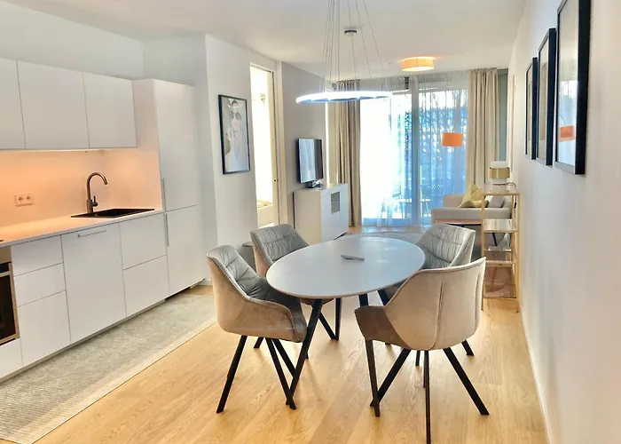 Vienna's Exclusive Vip Hide Away! *